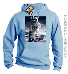 Kosmonauta z deskorolką - Bluza męska z kapturem błękitna 