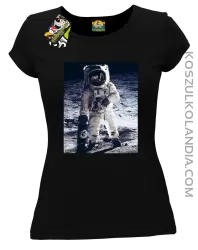 Kosmonauta z deskorolką - koszulka damska czarna 
