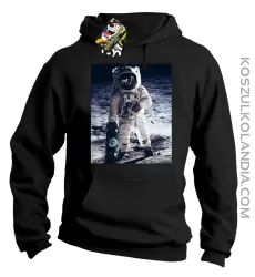 Kosmonauta z deskorolką - Bluza męska z kapturem czarna 