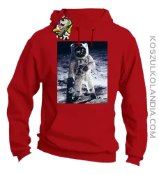 Kosmonauta z deskorolką - Bluza męska z kapturem czerwona 