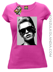 Woman in sunglasses BlackWhite - Koszulka damska fuchsia