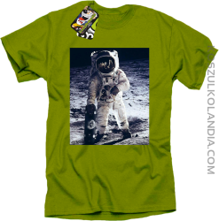 Kosmonauta z deskorolką - koszulka męska kiwi 
