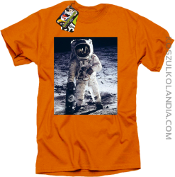 Kosmonauta z deskorolką - koszulka męska pomarańcz 