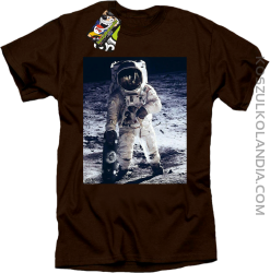 Kosmonauta z deskorolką - koszulka męska brąz 