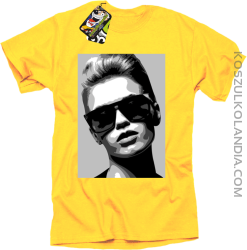 Woman in sunglasses BlackWhite - koszulka męska żółta