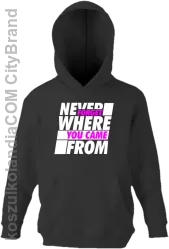 Never forget where you came from - Bluza dziecięca z kapturem czarna 